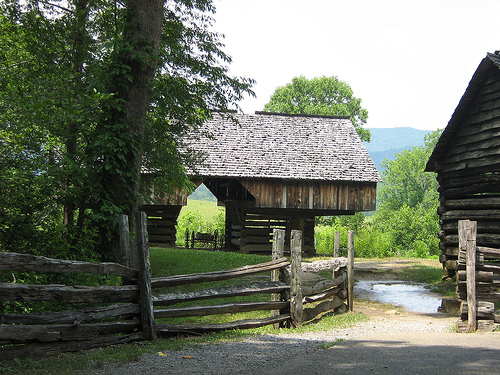 Tennessee Settler Barn